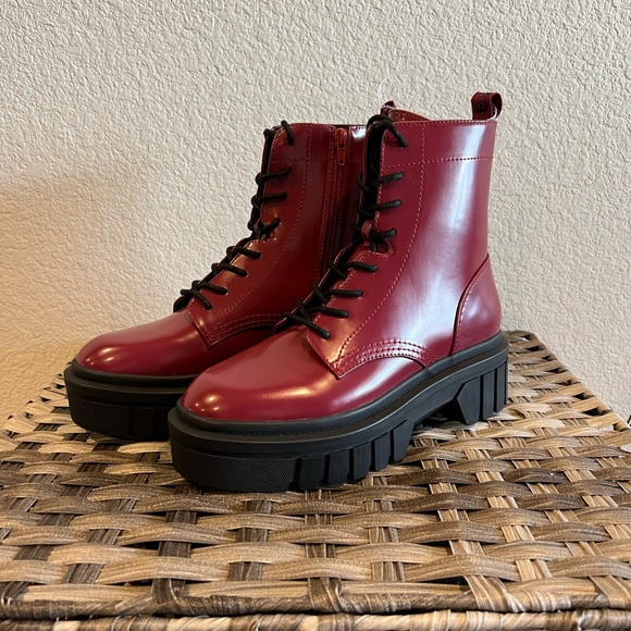 Guess Shoes - ❌SOLD❌NWOT Guess Dark Red Combat Boots size 8.5W